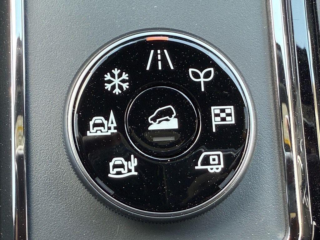 new 2025 Nissan Pathfinder car, priced at $45,975