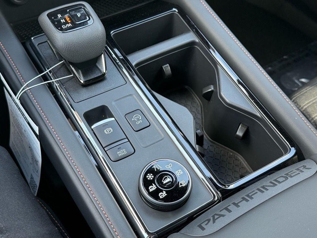 new 2025 Nissan Pathfinder car, priced at $45,975