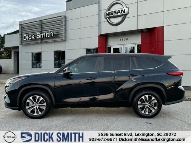 used 2023 Toyota Highlander car, priced at $37,795