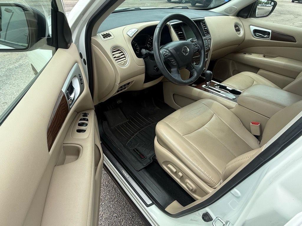 used 2020 Nissan Pathfinder car