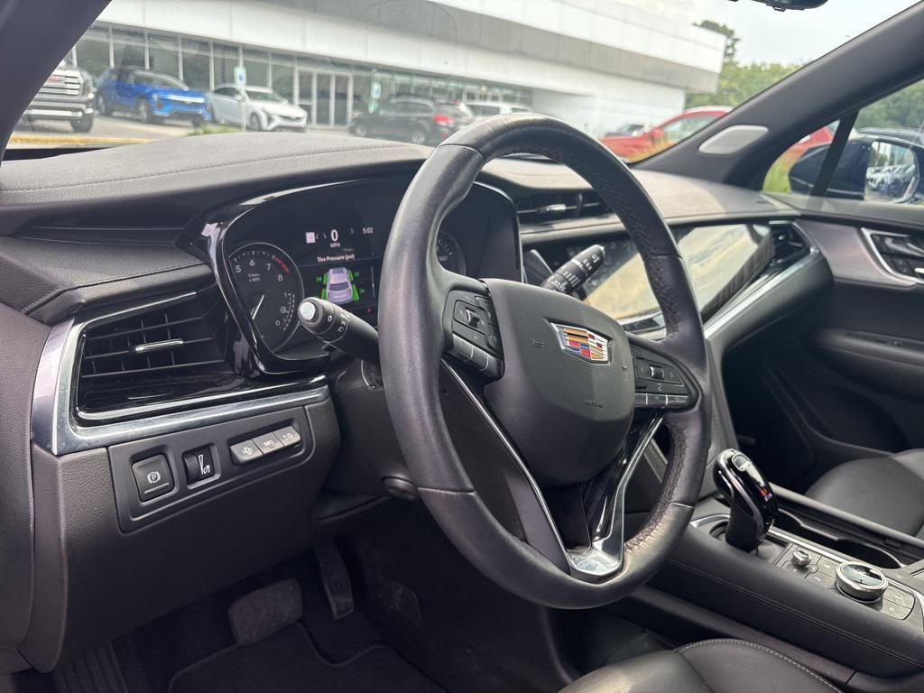 used 2024 Cadillac XT6 car, priced at $46,999