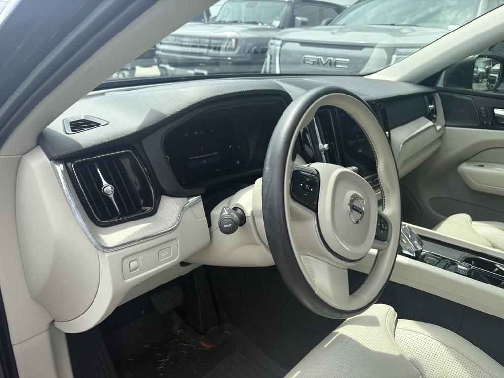 used 2022 Volvo XC60 car, priced at $28,399