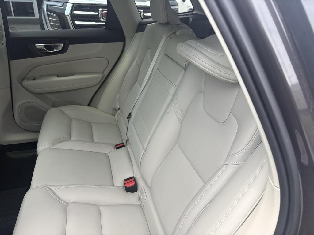 used 2022 Volvo XC60 car, priced at $28,399