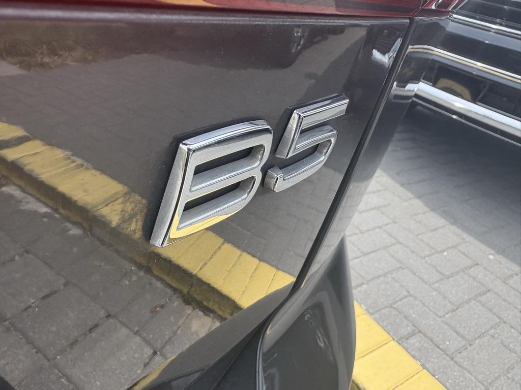 used 2022 Volvo XC60 car, priced at $28,399