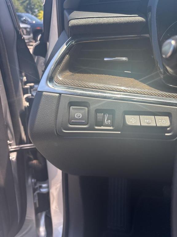 used 2020 Cadillac XT5 car, priced at $29,900
