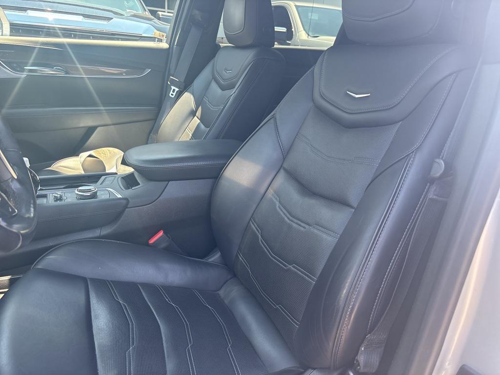 used 2020 Cadillac XT5 car, priced at $29,900