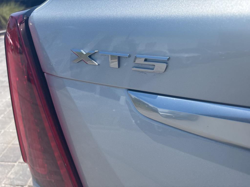used 2020 Cadillac XT5 car, priced at $29,900
