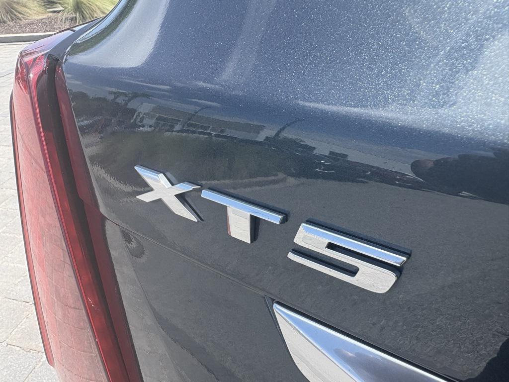 used 2021 Cadillac XT5 car, priced at $32,475
