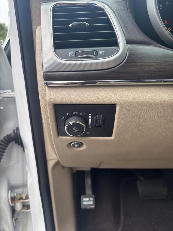 used 2020 Jeep Grand Cherokee car, priced at $30,038