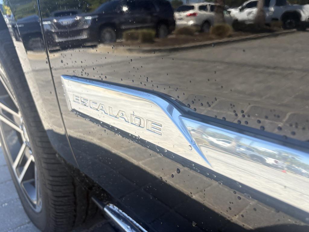 used 2015 Cadillac Escalade car, priced at $22,708