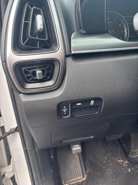 used 2023 Kia Sorento car, priced at $24,996