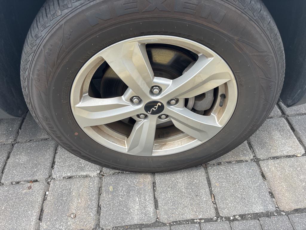 used 2023 Kia Sorento car, priced at $24,996