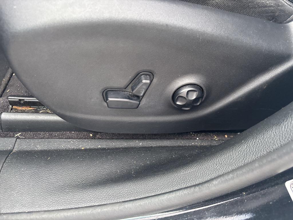 used 2019 Jeep Cherokee car, priced at $19,999