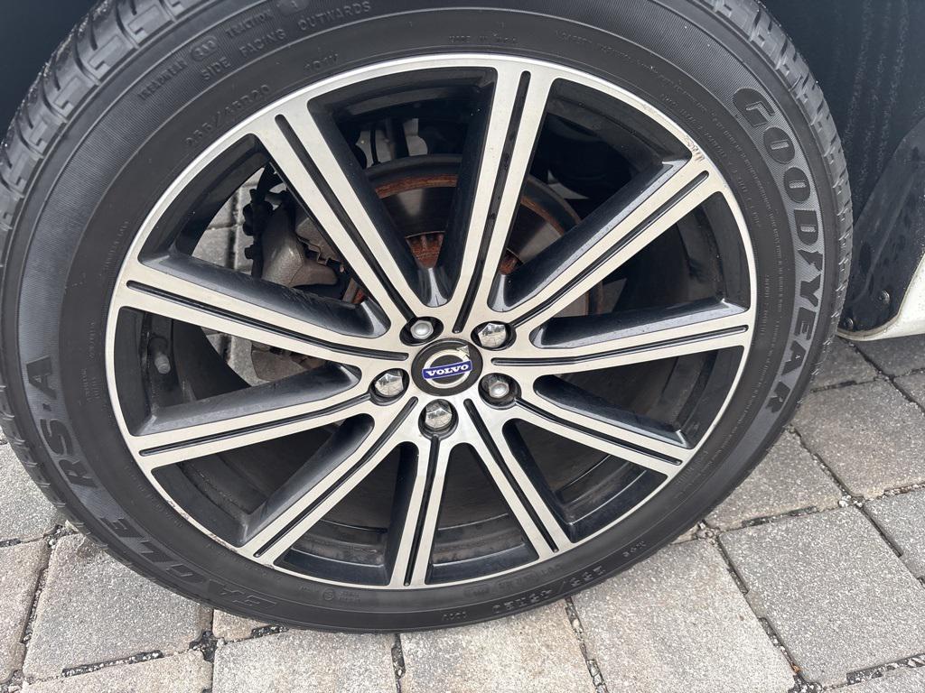 used 2017 Volvo XC60 car, priced at $15,690