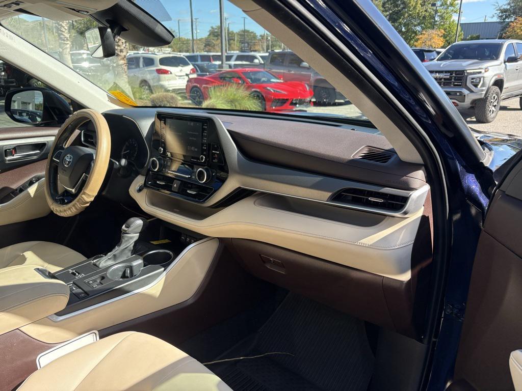 used 2020 Toyota Highlander car, priced at $29,885