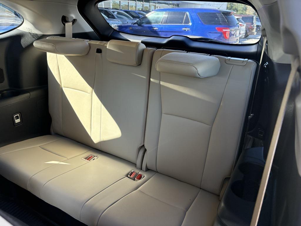 used 2020 Toyota Highlander car, priced at $29,885