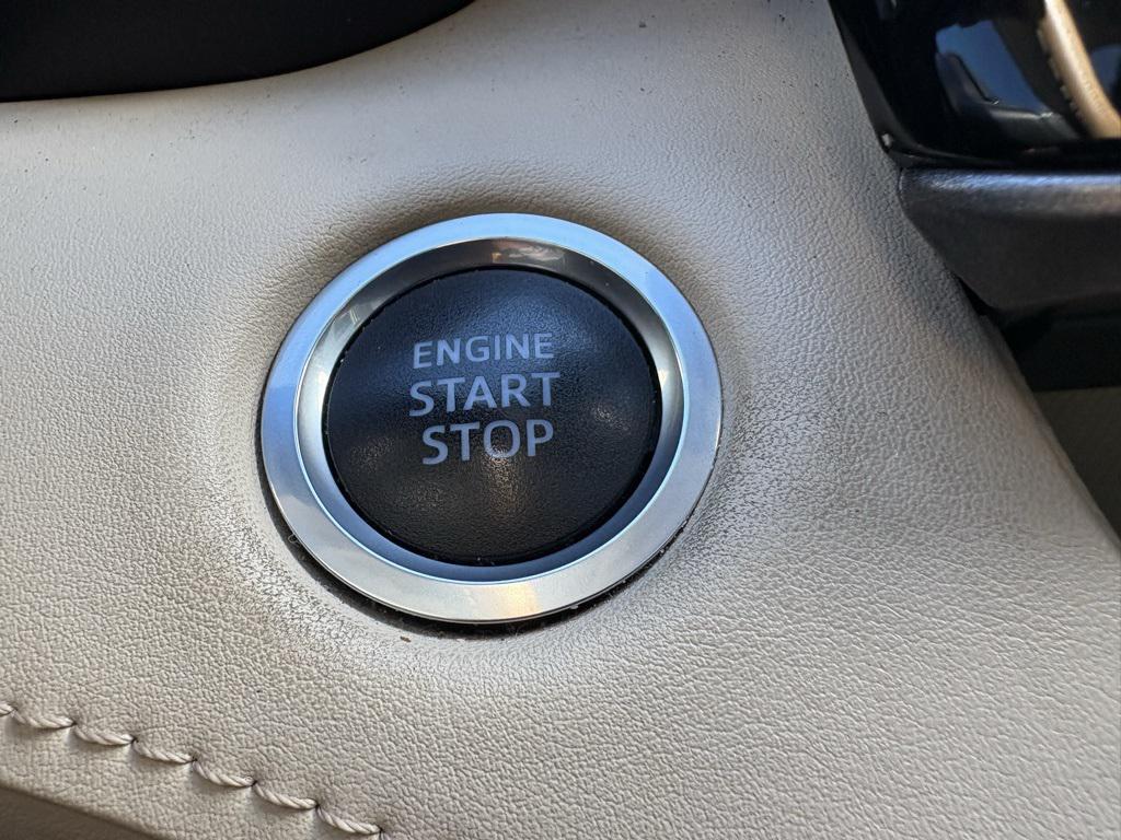 used 2020 Toyota Highlander car, priced at $29,885