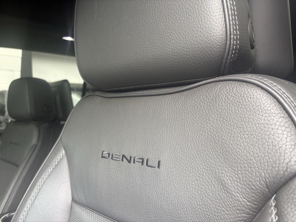 used 2021 GMC Yukon car, priced at $48,999