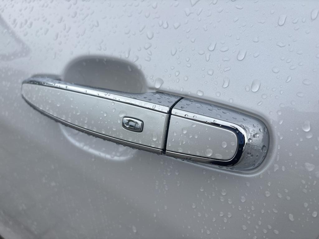 used 2024 Chevrolet Equinox car, priced at $25,350