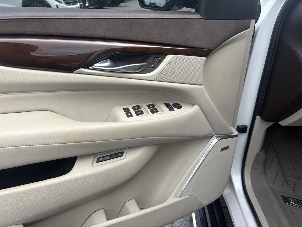 used 2017 Cadillac Escalade ESV car, priced at $30,778