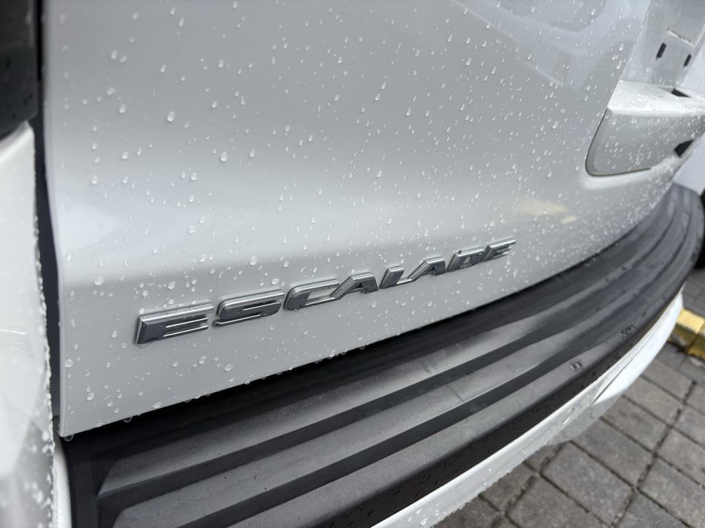 used 2017 Cadillac Escalade ESV car, priced at $30,778