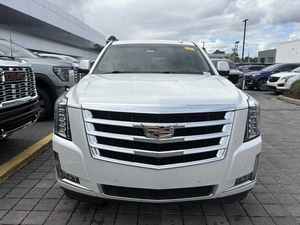 used 2017 Cadillac Escalade ESV car, priced at $30,778