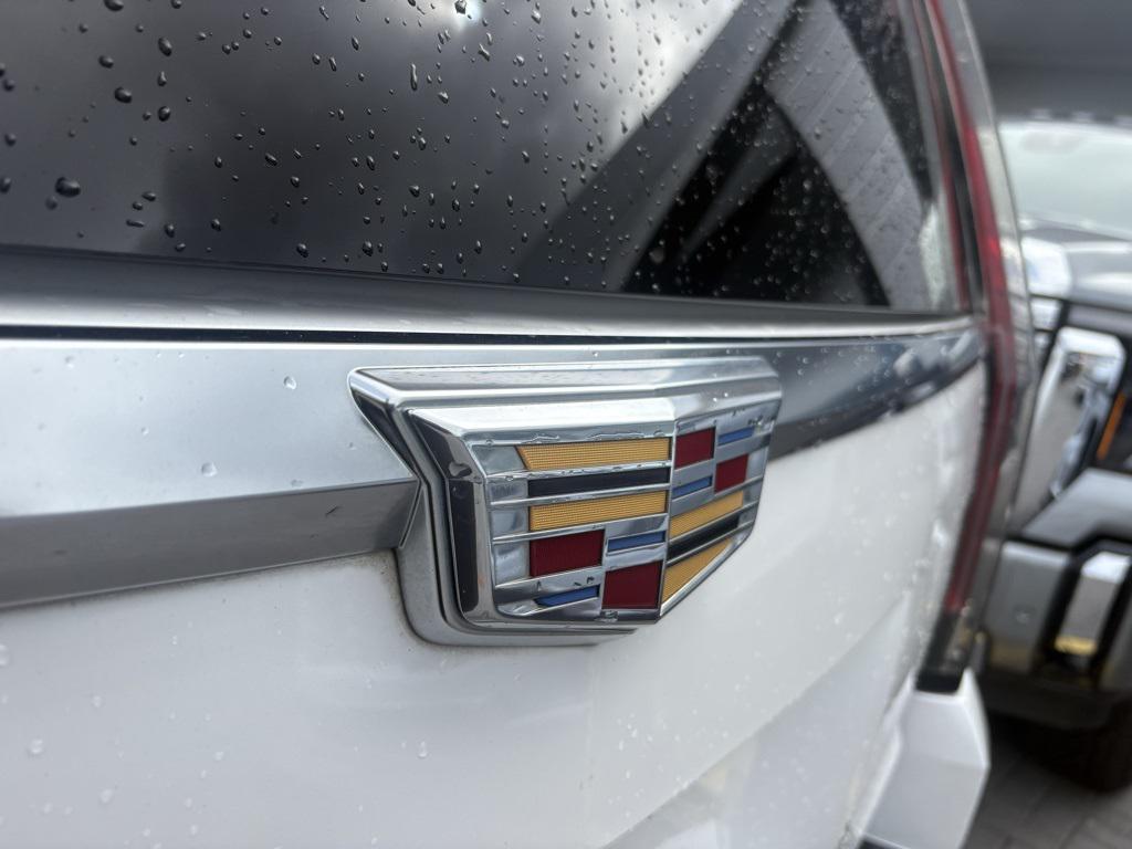 used 2017 Cadillac Escalade ESV car, priced at $30,778