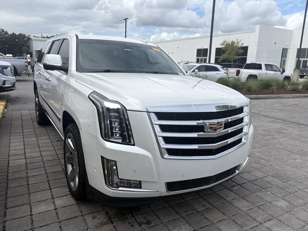 used 2017 Cadillac Escalade ESV car, priced at $30,778