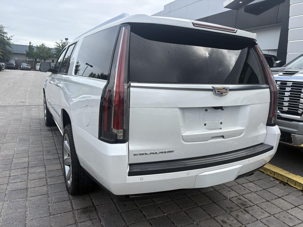 used 2017 Cadillac Escalade ESV car, priced at $30,778
