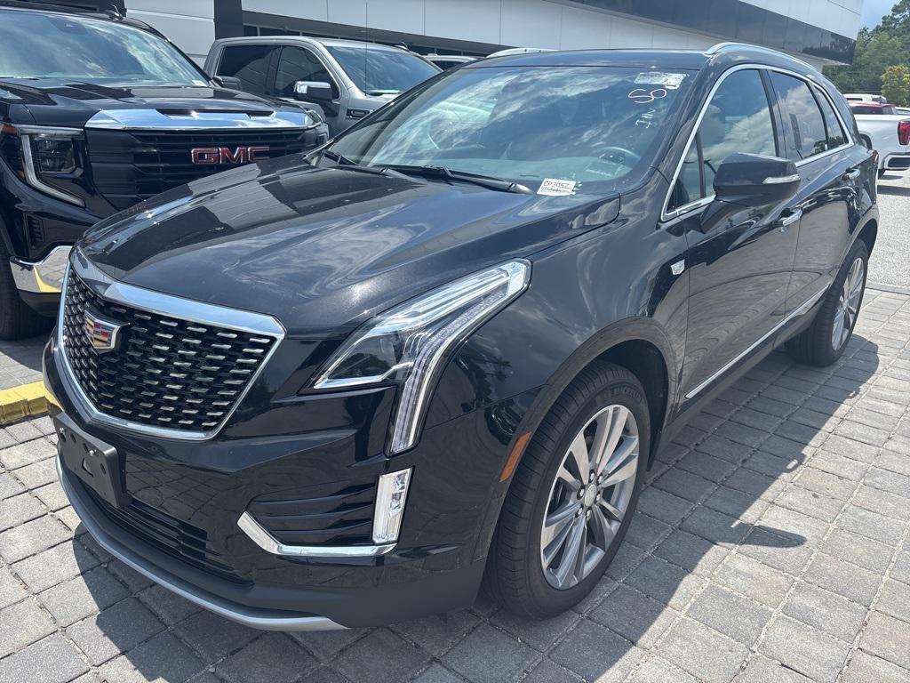 used 2025 Cadillac XT5 car, priced at $50,805