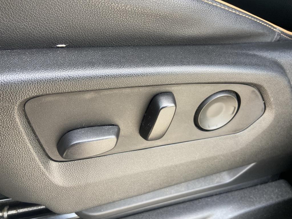 used 2021 GMC Yukon car, priced at $45,500