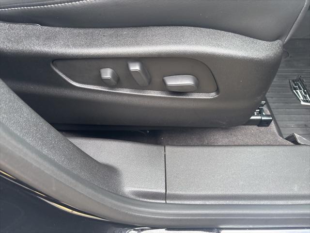 used 2024 Cadillac XT4 car, priced at $33,365