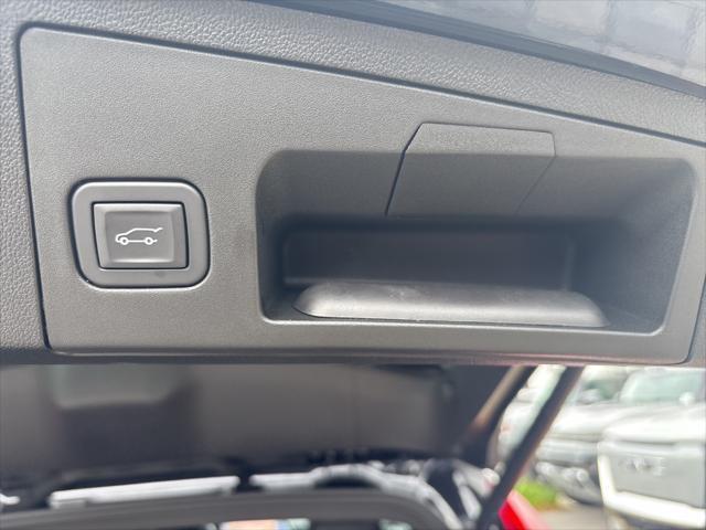 used 2024 Cadillac XT4 car, priced at $33,365