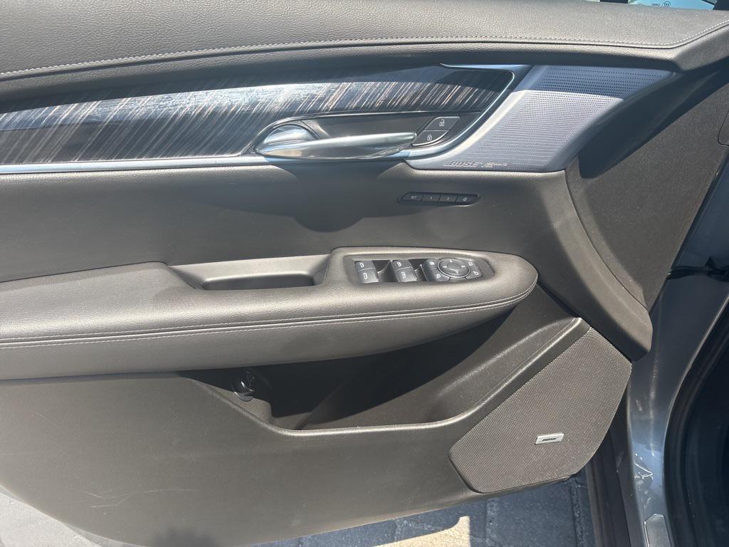 used 2025 Cadillac XT6 car, priced at $51,798