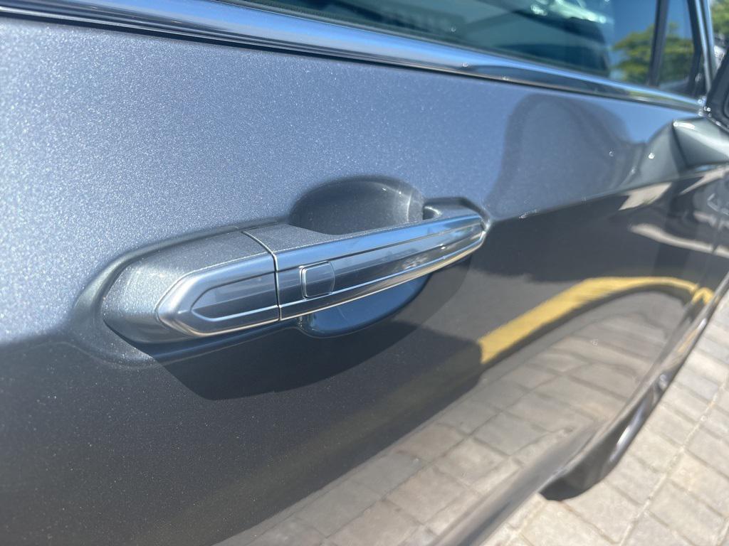 used 2025 Cadillac XT6 car, priced at $51,798