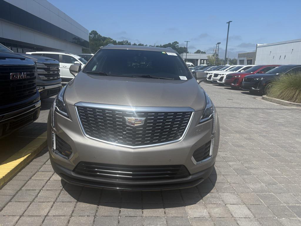 used 2022 Cadillac XT5 car, priced at $30,120