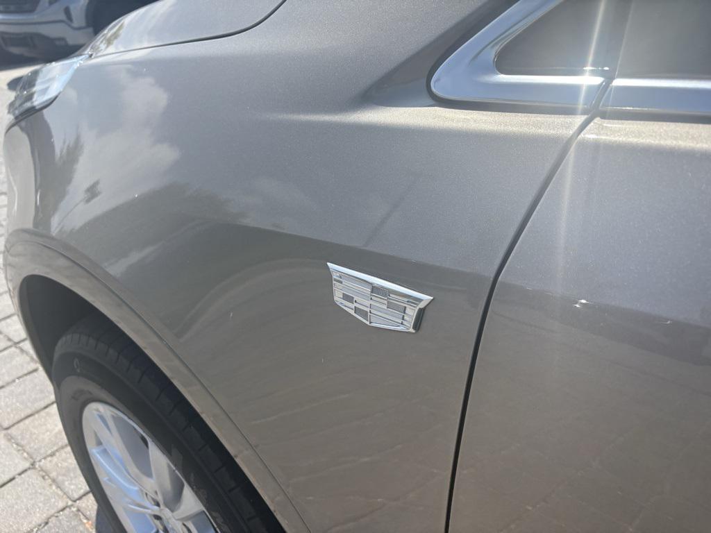 used 2022 Cadillac XT5 car, priced at $30,120
