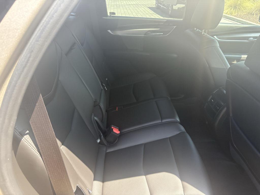 used 2022 Cadillac XT5 car, priced at $30,120