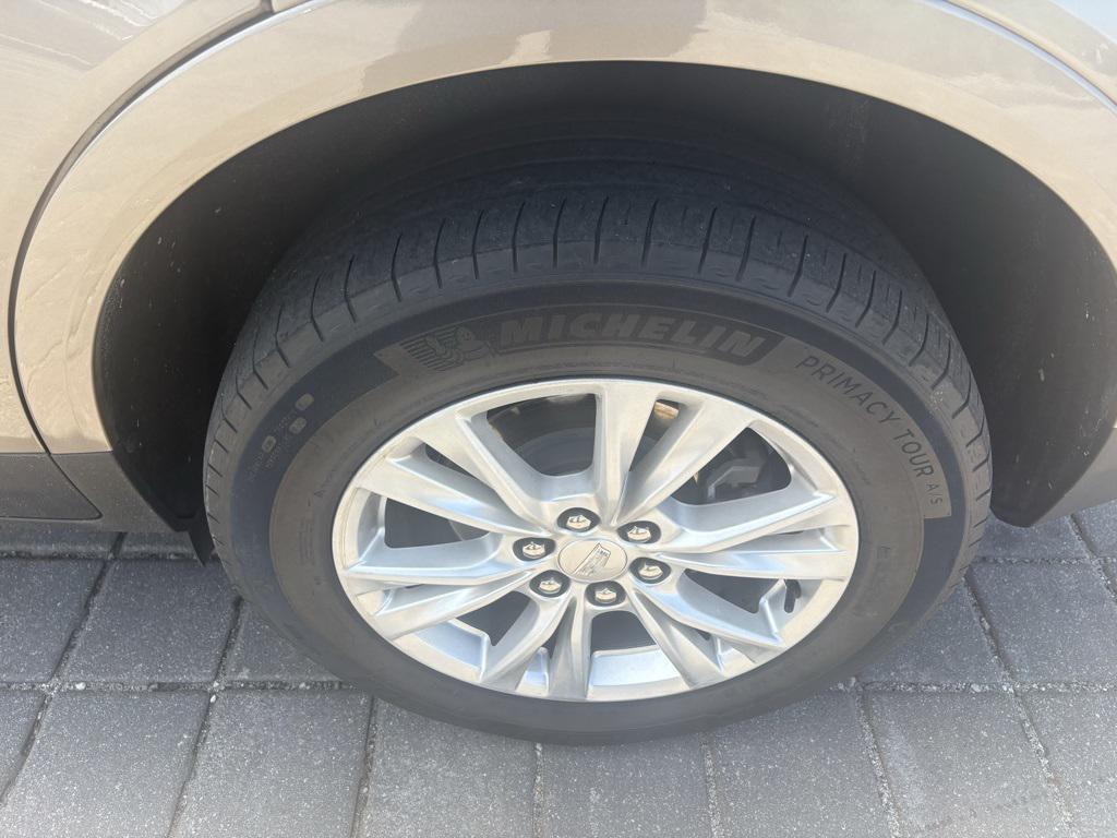 used 2022 Cadillac XT5 car, priced at $30,120