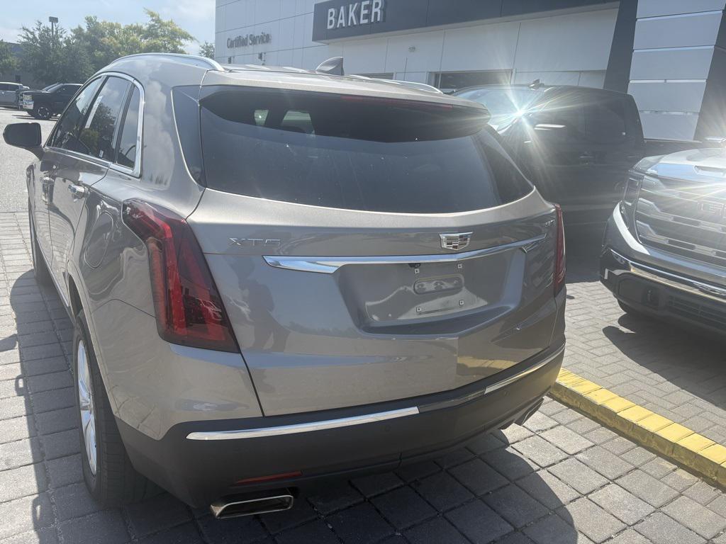 used 2022 Cadillac XT5 car, priced at $30,120