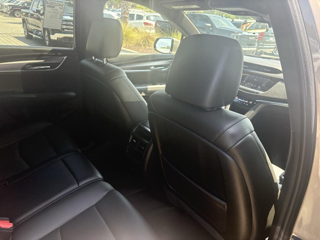 used 2022 Cadillac XT5 car, priced at $30,120