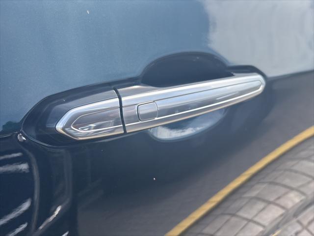 used 2024 Cadillac XT6 car, priced at $49,899