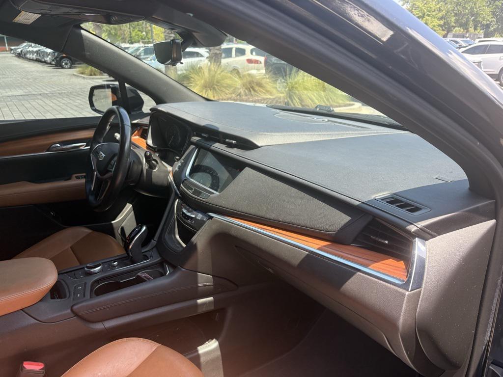 used 2021 Cadillac XT5 car, priced at $30,430