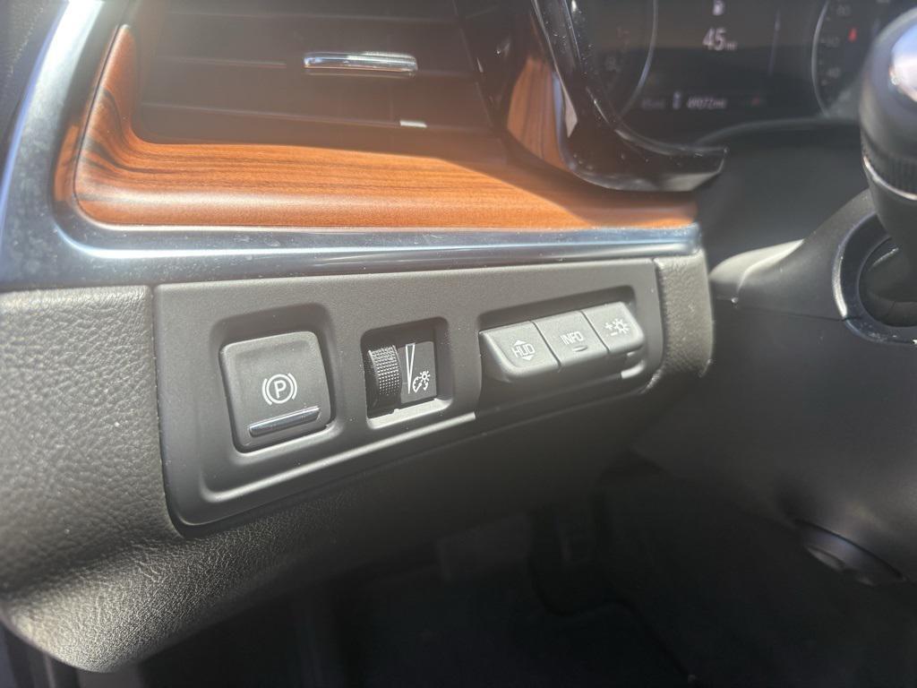 used 2021 Cadillac XT5 car, priced at $30,430