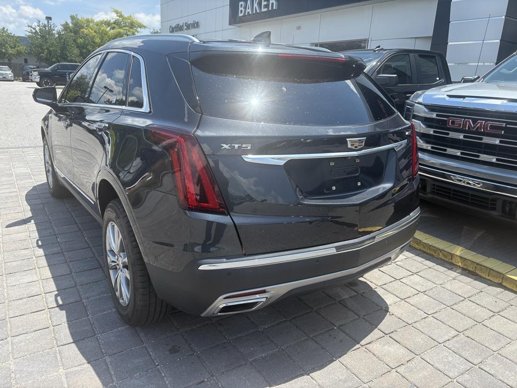 used 2021 Cadillac XT5 car, priced at $30,430