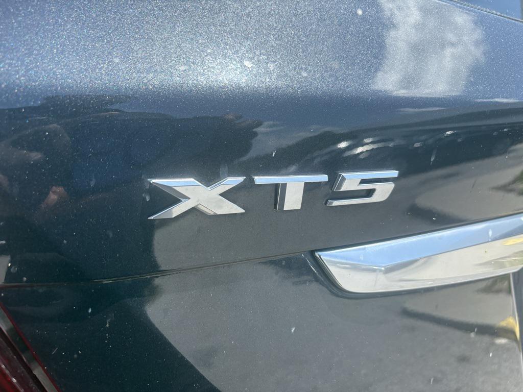 used 2021 Cadillac XT5 car, priced at $30,430
