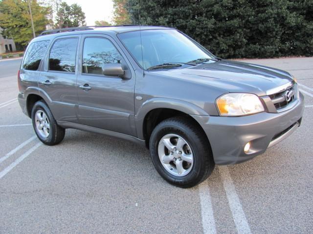 used 2006 Mazda Tribute car, priced at $5,299