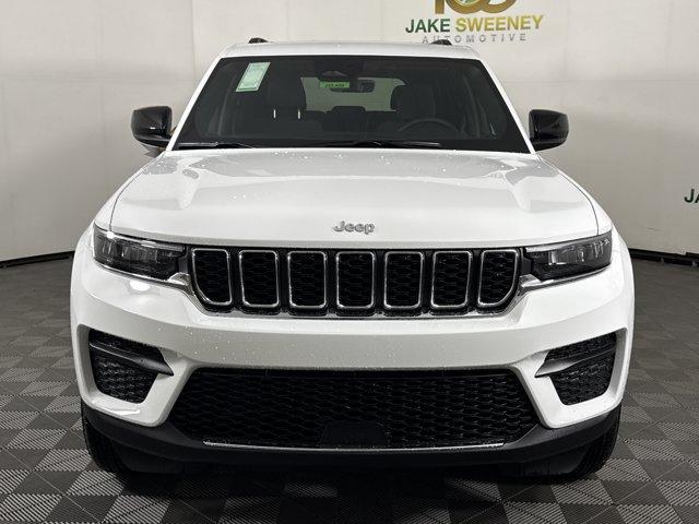 new 2025 Jeep Grand Cherokee car, priced at $39,890