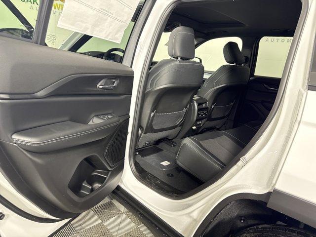 new 2025 Jeep Grand Cherokee car, priced at $39,890