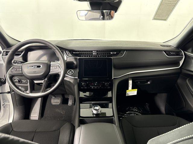 new 2025 Jeep Grand Cherokee car, priced at $39,890
